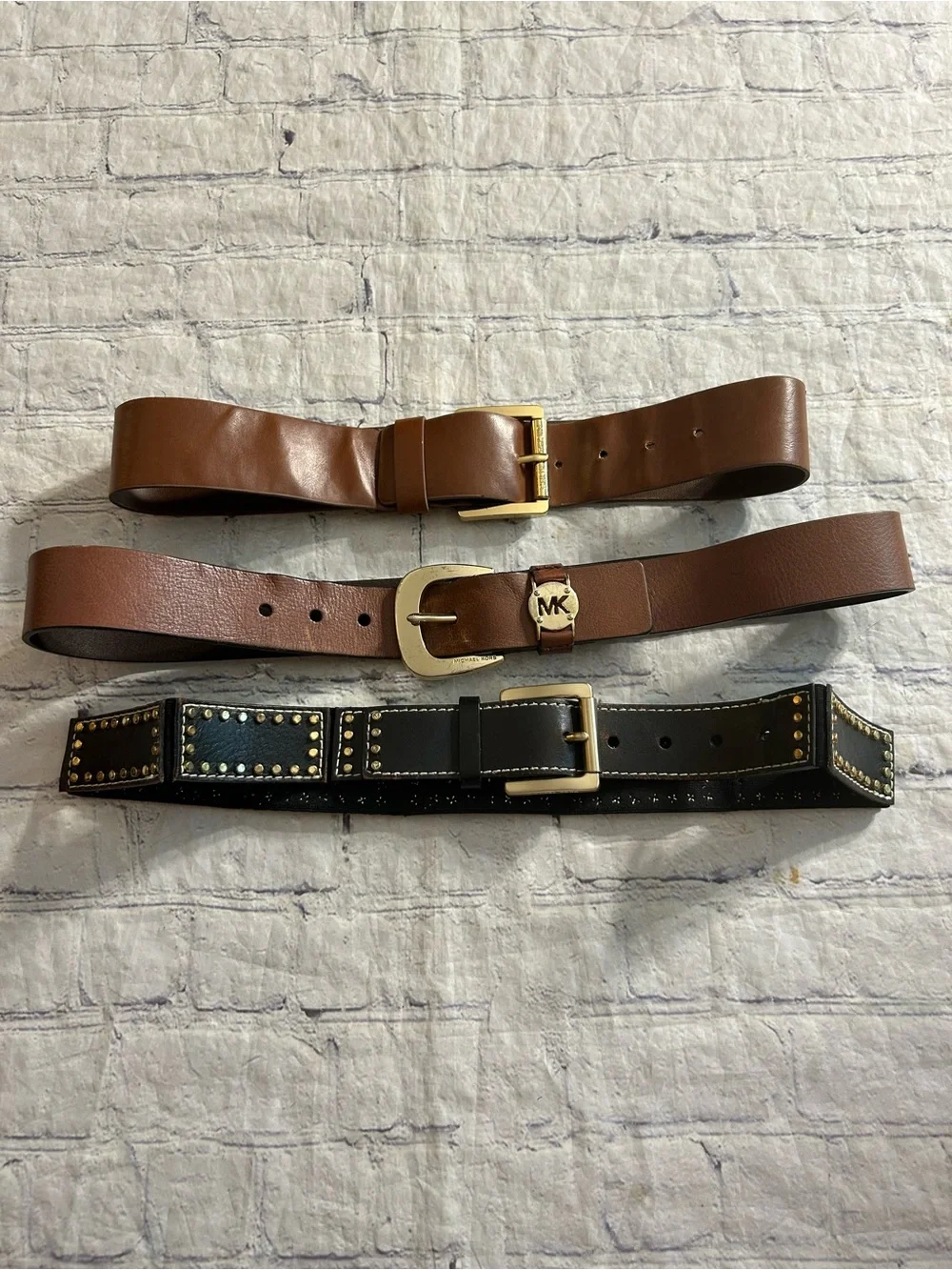 MICHAEL MICHAEL KORS & MICHAEL KORS LOT OF (3) WOMEN’S BELTS BROWN & BLACK STUDS